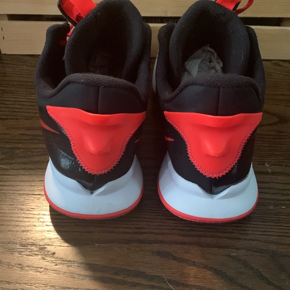 Nike Lebron Witness 5 Size 11.5 men’s sneakers - Picture 3 of 4